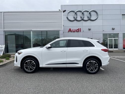 Arkona White 2025 Audi Q5 Premium