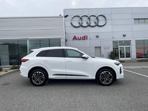 Arkona White 2025 Audi Q5 Premium