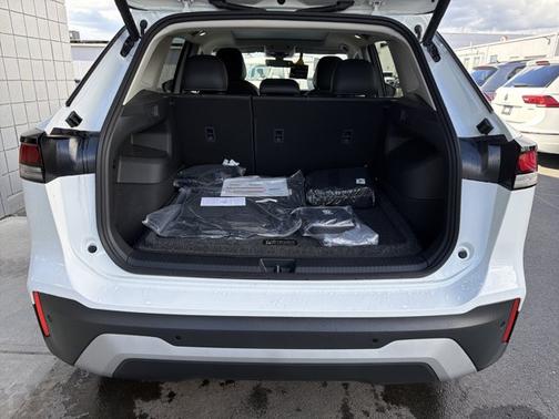 Pure White 2026 Volkswagen Tiguan SE