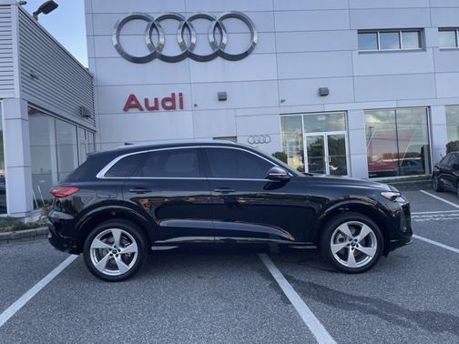 Black 2025 Audi Q5 Premium Plus