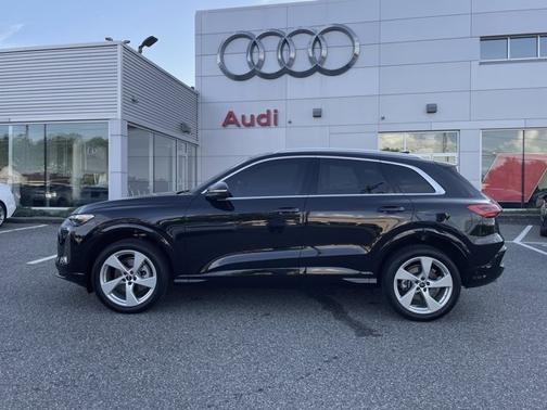 Black 2025 Audi Q5 Premium Plus