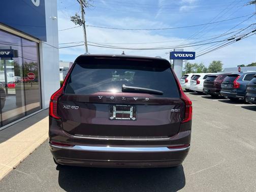2026 Volvo XC90 Plus