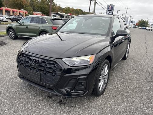 2022 Audi Q5 S line Premium Plus