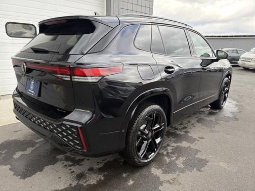 Deep Black Pearl 2026 Volkswagen Tiguan SE R-Line Black