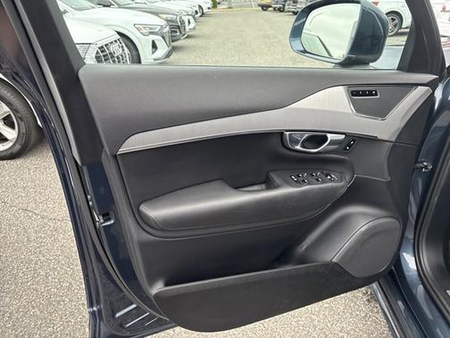 2025 Volvo XC90 Core