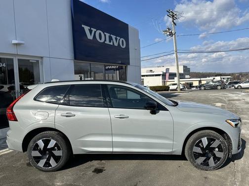 2025 Volvo XC60 Plug-In Hybrid Plus