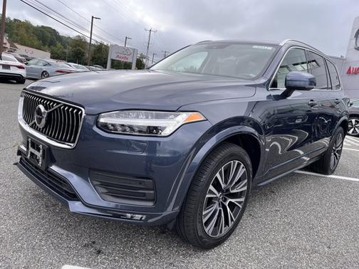 2022 Volvo XC90 Momentum