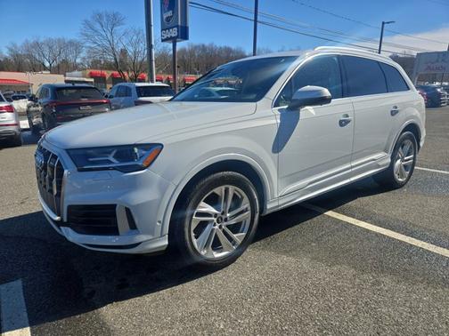 2022 Audi Q7 Premium Plus