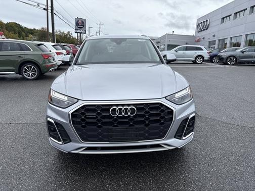 2023 Audi Q5 S line Premium