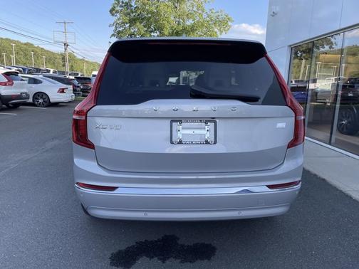 2024 Volvo XC90 Recharge Plug-In Hybrid Ultimate Bright Theme