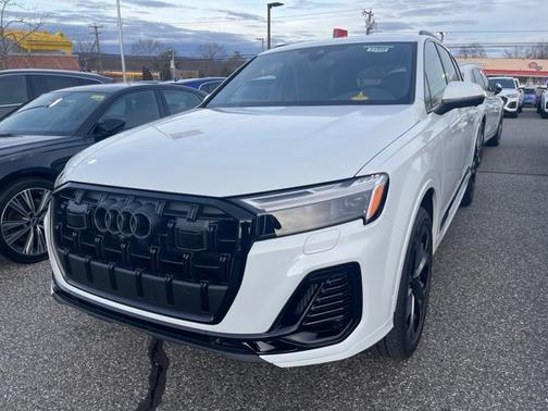 2025 Audi Q7 Premium Plus