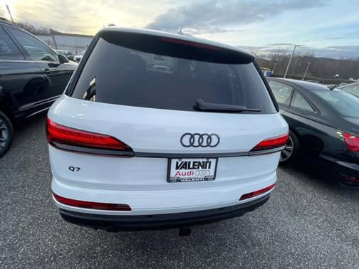 2025 Audi Q7 Premium Plus