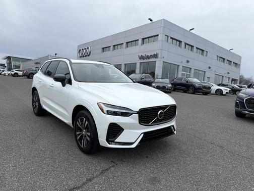2025 Volvo XC60 Core