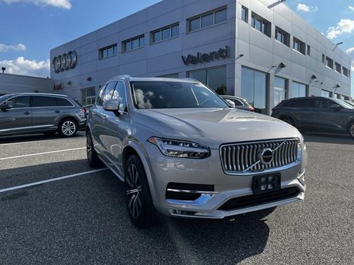 2024 Volvo XC90 Core Bright Theme