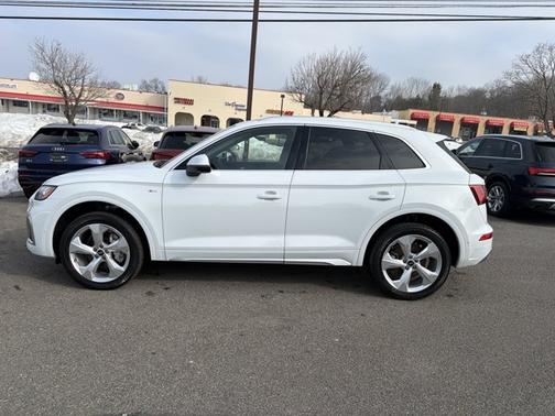 2023 Audi Q5 S line Prestige