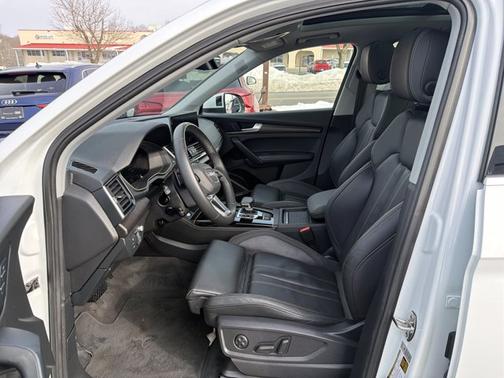 2023 Audi Q5 S line Prestige