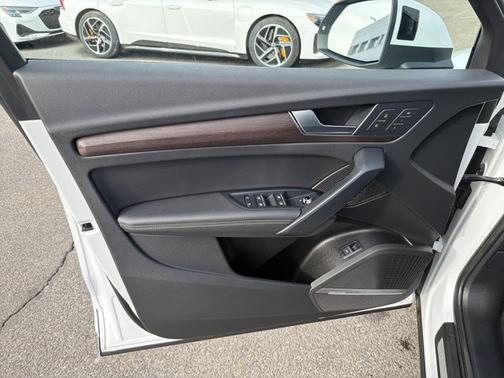 2023 Audi Q5 S line Prestige