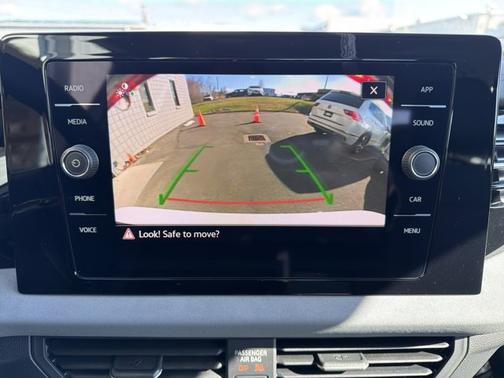 Opal White Pearl 2026 Volkswagen Jetta SE