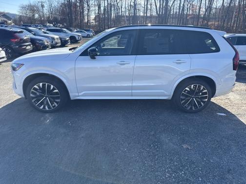 2026 Volvo XC90 Ultra Dark Theme