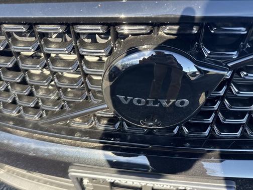 2026 Volvo XC40 Ultra Black Edition