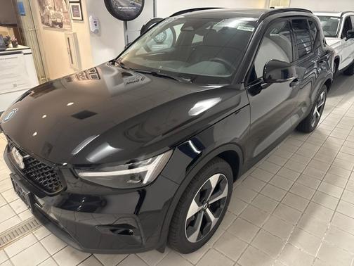 2026 Volvo XC40 Plus
