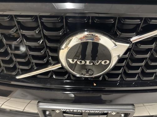 2026 Volvo XC40 Plus