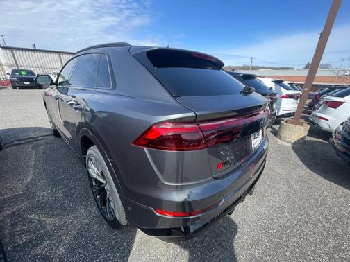 2025 Audi Q8 Premium Plus