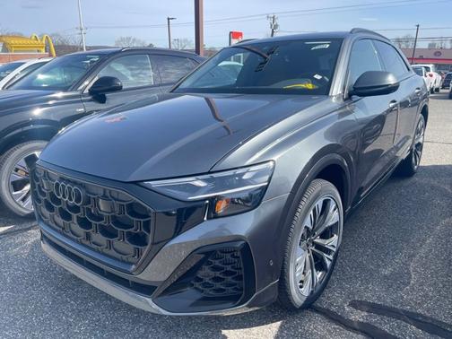 2025 Audi Q8 Premium Plus