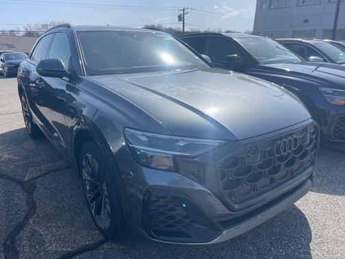 2025 Audi Q8 Premium Plus