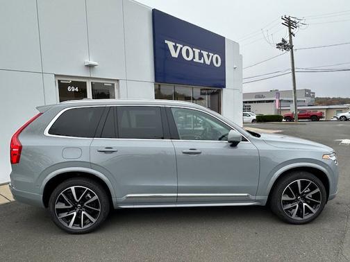 2025 Volvo XC90 Plus