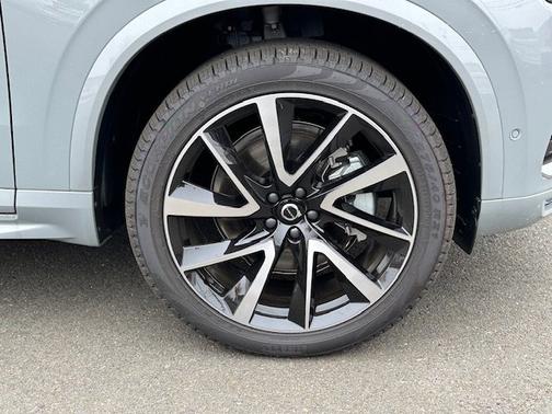 2025 Volvo XC90 Plus