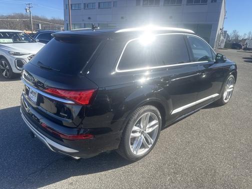 2025 Audi Q7 Premium Plus