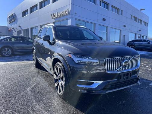 2024 Volvo XC90 Plus Bright Theme