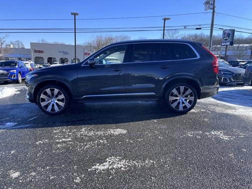 2024 Volvo XC90 Plus Bright Theme