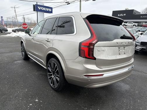 2026 Volvo XC90 Plus