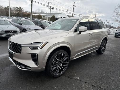 2026 Volvo XC90 Plus