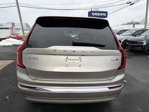 2026 Volvo XC90 Plus