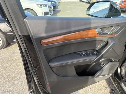 2023 Audi Q5 S line Premium Plus
