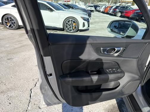 2025 Volvo V60 Cross Country Plus