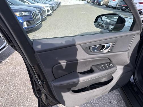 2025 Volvo V60 Cross Country Plus