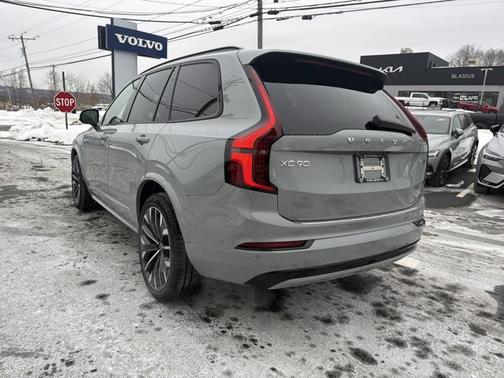 2026 Volvo XC90 Ultra Dark Theme