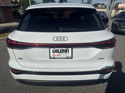 2025 Audi Q6 e-tron Premium