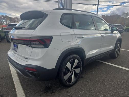 2025 Volkswagen Taos S