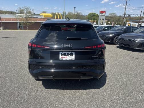 Mythos Black Metallic 2026 Audi Q3 S line