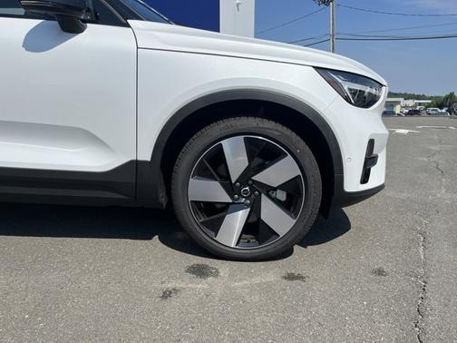 2024 Volvo XC40 Recharge Pure Electric Plus