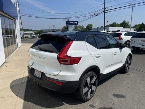 2024 Volvo XC40 Recharge Pure Electric Plus