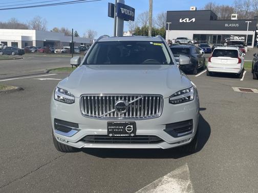 2024 Volvo XC90 Plus Bright Theme