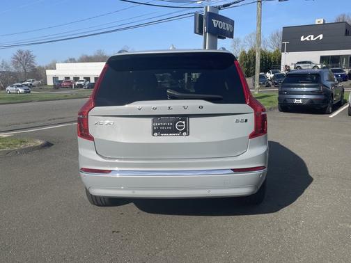 2024 Volvo XC90 Plus Bright Theme