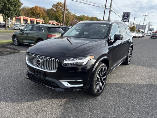 2024 Volvo XC90 Plus Bright Theme