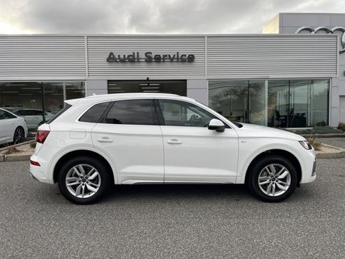 2023 Audi Q5 S line Premium